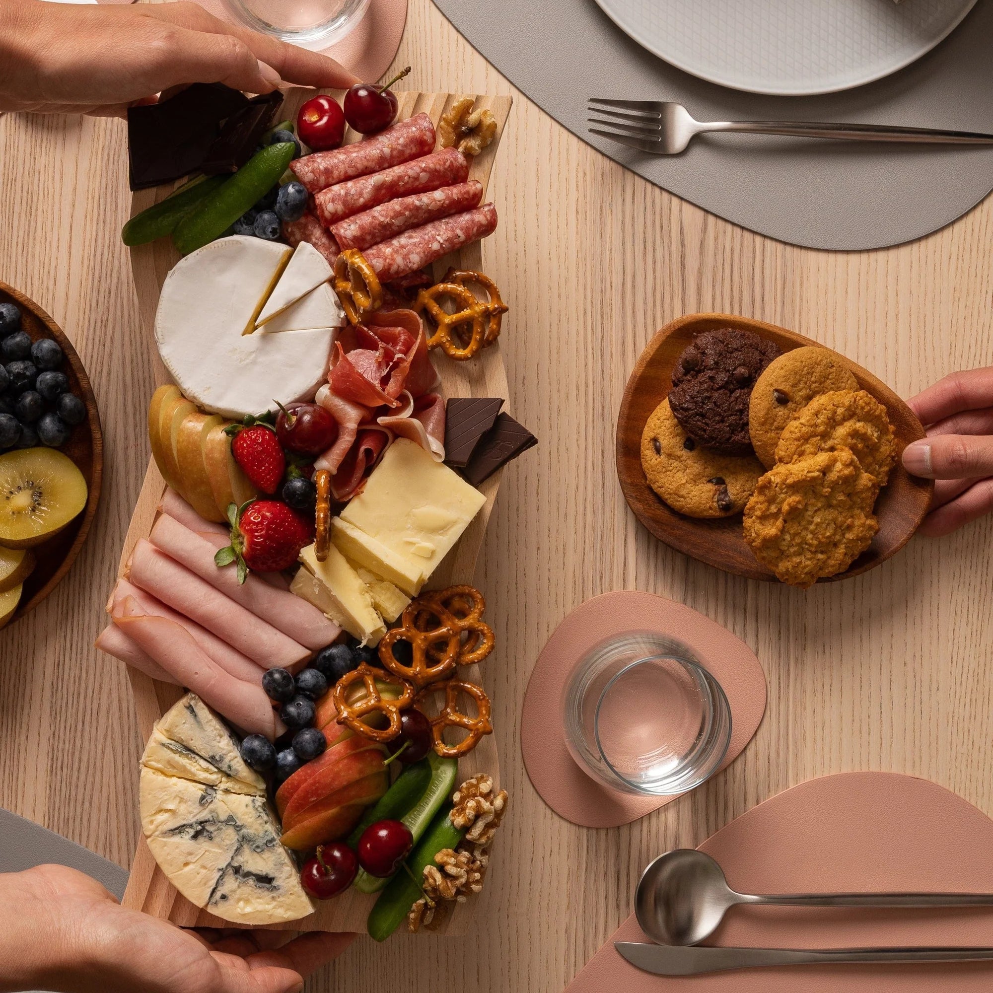 Geschnitzte Servierplatte aus Buchenholz