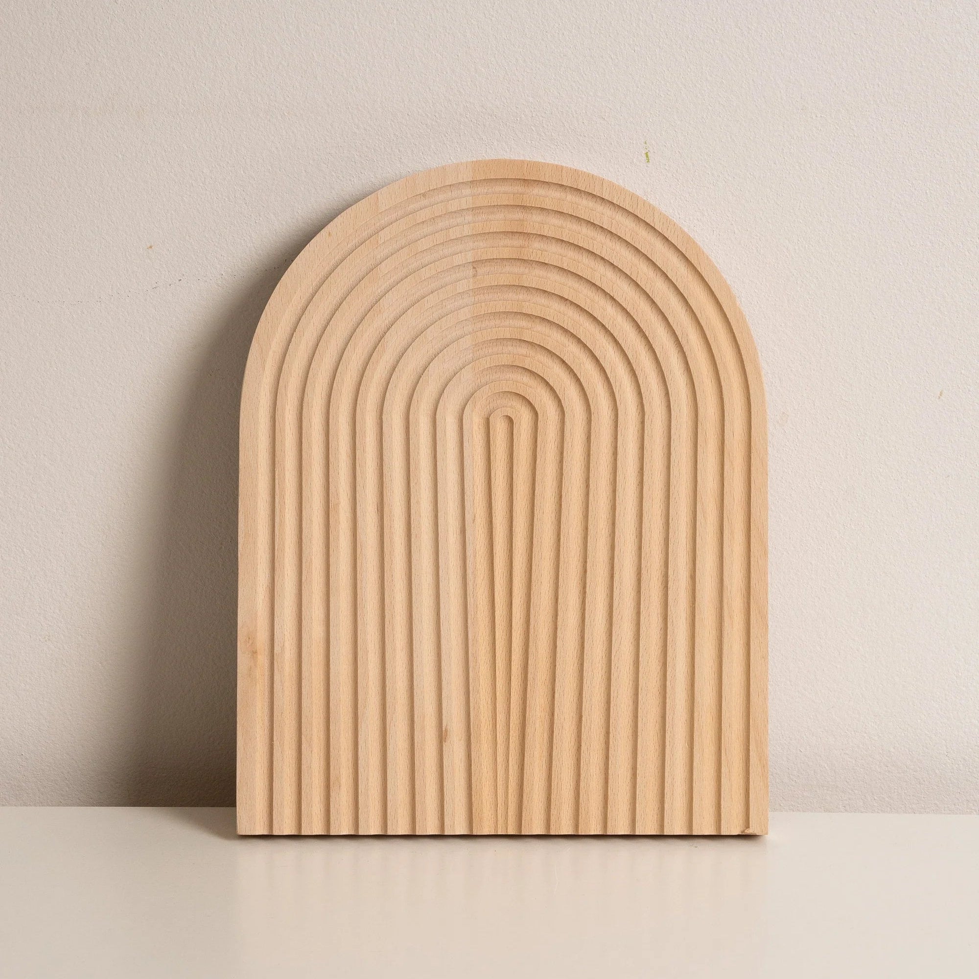 Geschnitzte Servierplatte aus Buchenholz