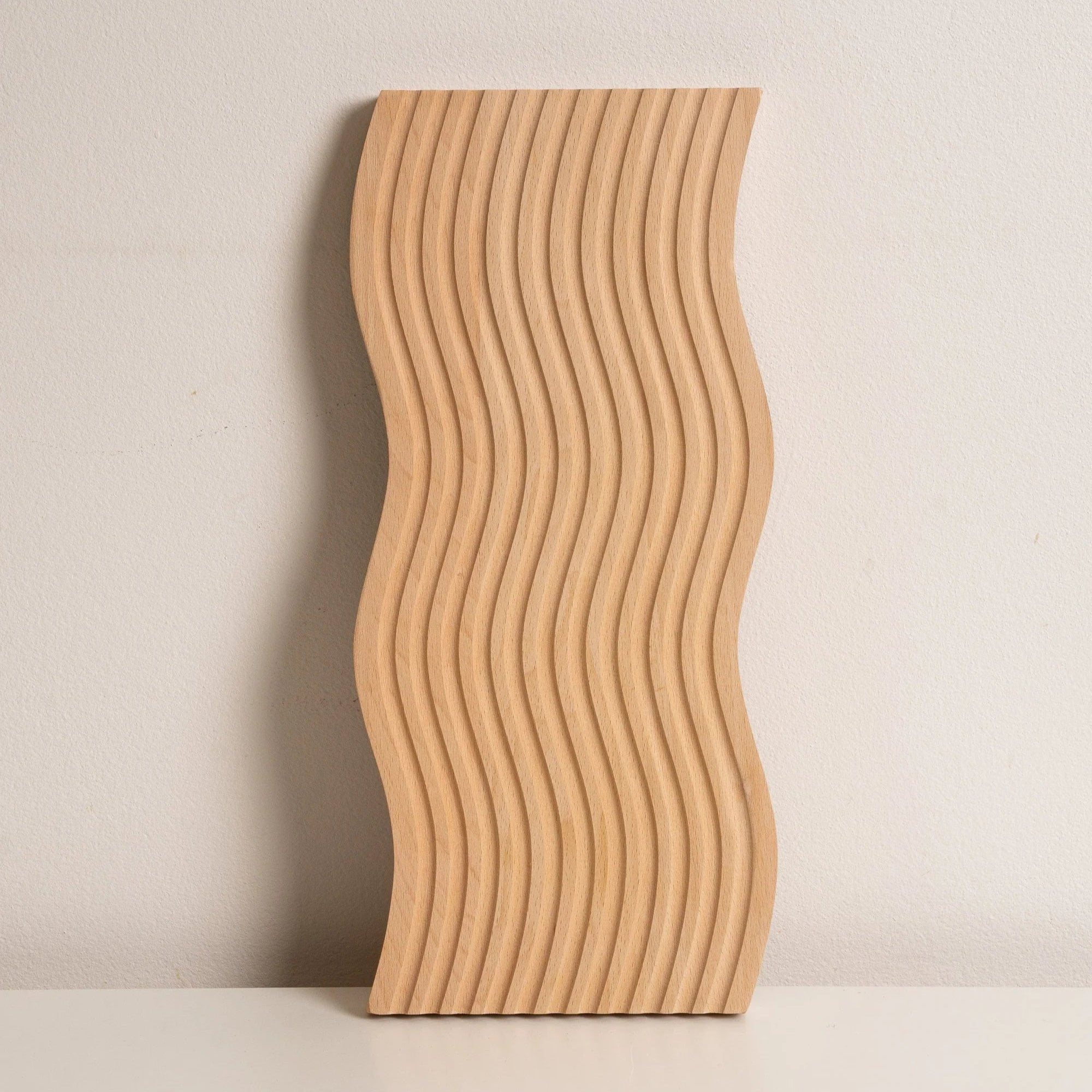 Geschnitzte Servierplatte aus Buchenholz